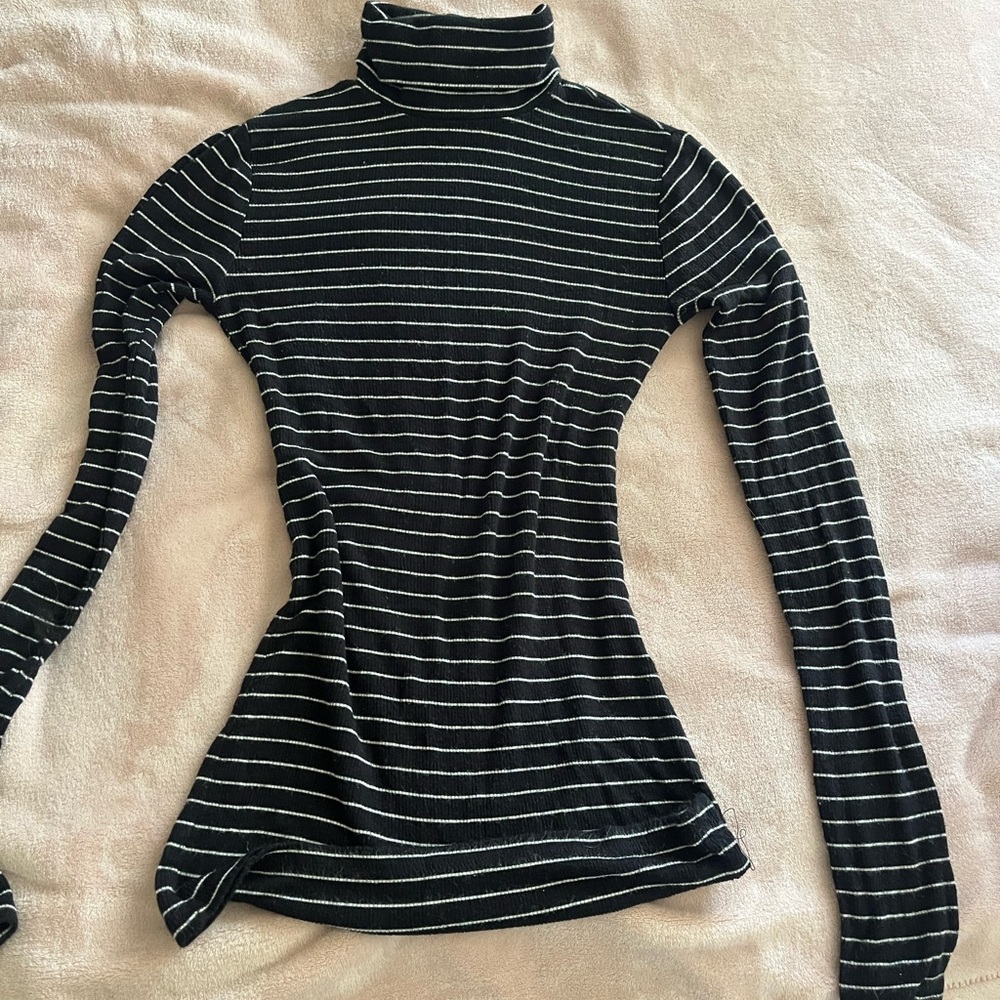 Mossimo Supply Co. Black and White Striped Long Sleeve Top